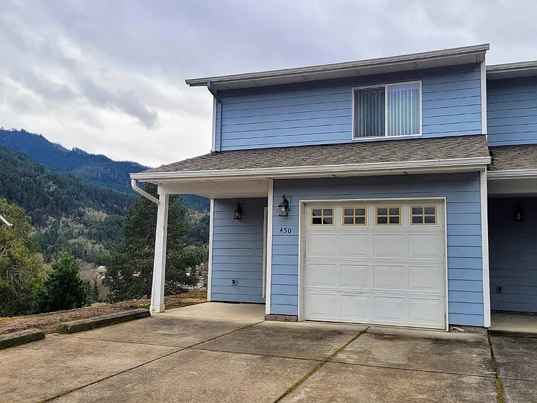 450 Maylea Pl — Photo 2