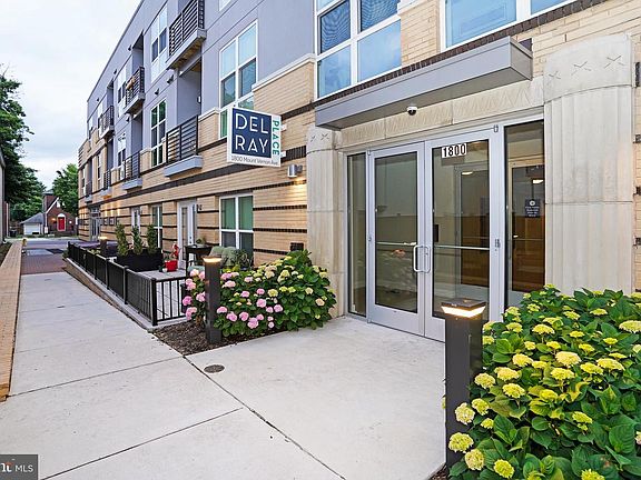 3rd image of 1800 Mount Vernon Ave APT 309
