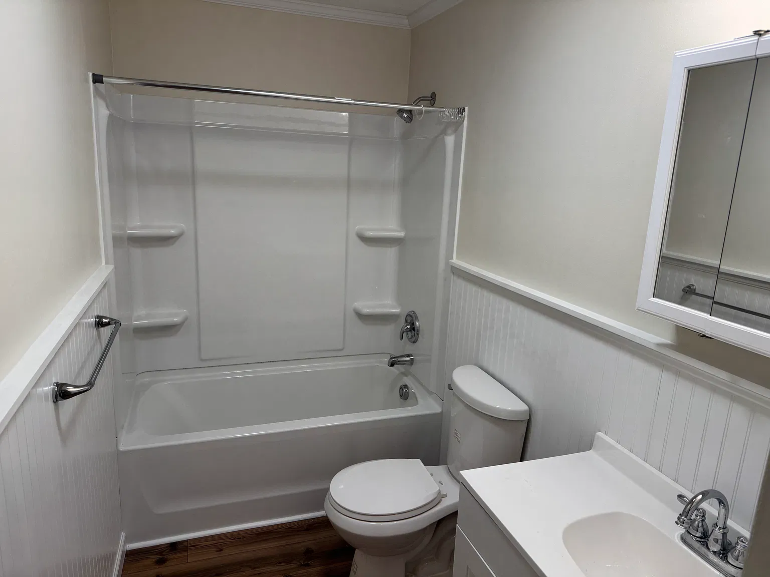 3 bed, 1000 sqft, $1,800 — Photo 2