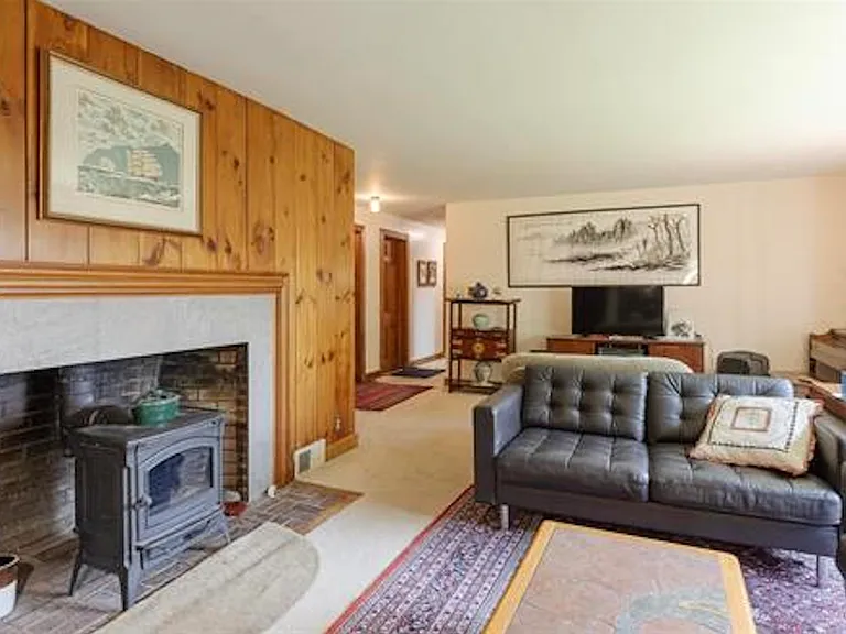 51 Prospect Hill Rd — Photo 7