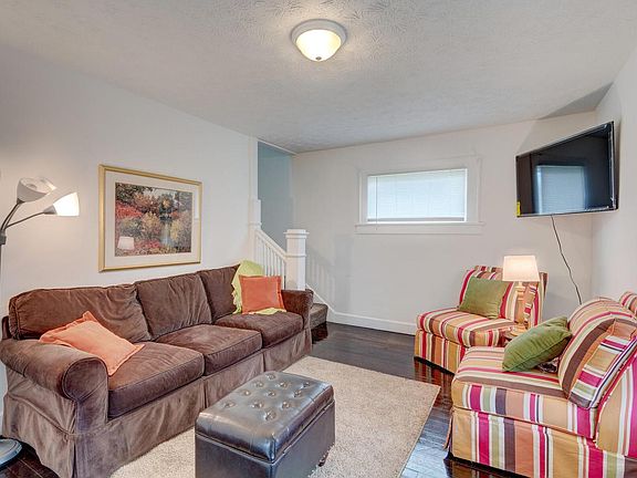 3rd image of 701 W Hanna Ave #18106550