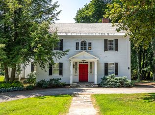 77 Monument Ave, Old Bennington, VT 05201