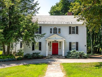 77 Monument Avenue, Old Bennington, VT, 05201