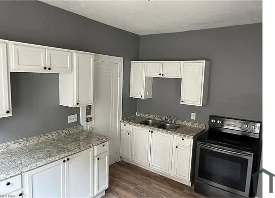 3398 E 143rd St #1 — Photo 2