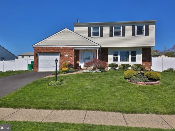 511 Ehret Rd, Fairless Hills, PA 19030