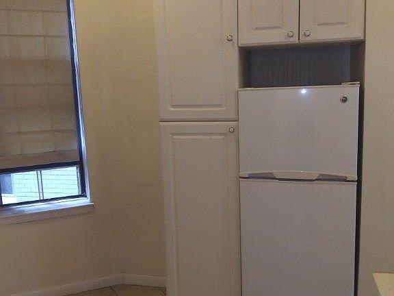 3rd image of 414 E 77th St APT 2B