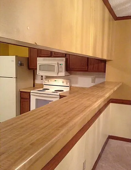 1240 Basswood Ct — Photo 8