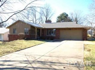 5025 N Sunnybrook Dr, Peoria, IL 61614