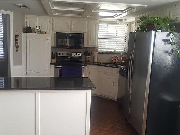 3rd image of 2515 Kingsridge Dr