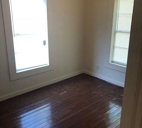 5th image of 517 Magnolia St