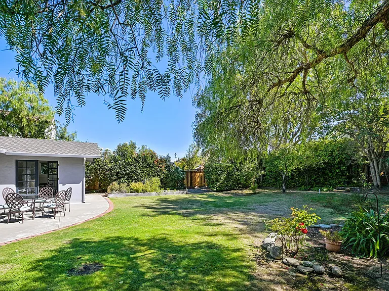 2035 El Prado St — Photo 25