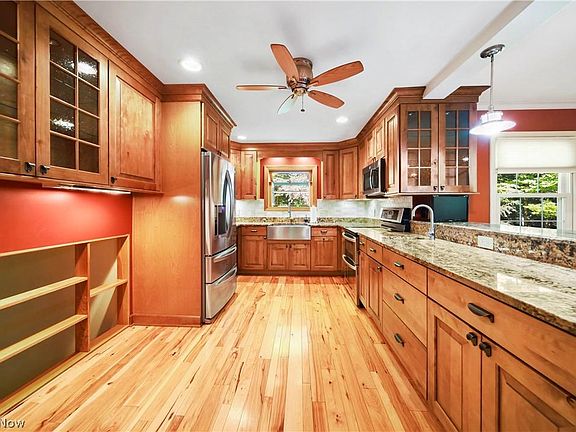 3rd image of 12302 Valley Vista Dr