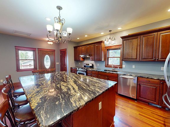 4th image of 1426 Circle Dr