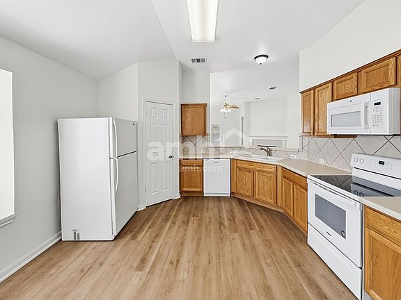 3rd image of 101 Hanstrom Dr