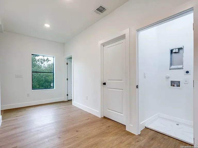 531 Essex St #201 — Photo 7