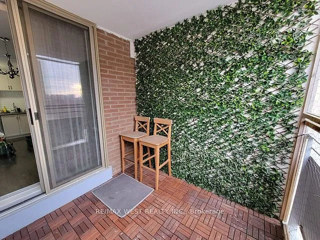 60 Pavane Linkway #812 — Photo 28