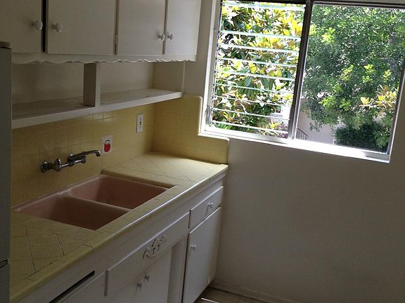 5th image of 801 S Sherbourne Dr #6