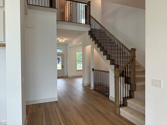 5th image of 715 Rhubarb Pl