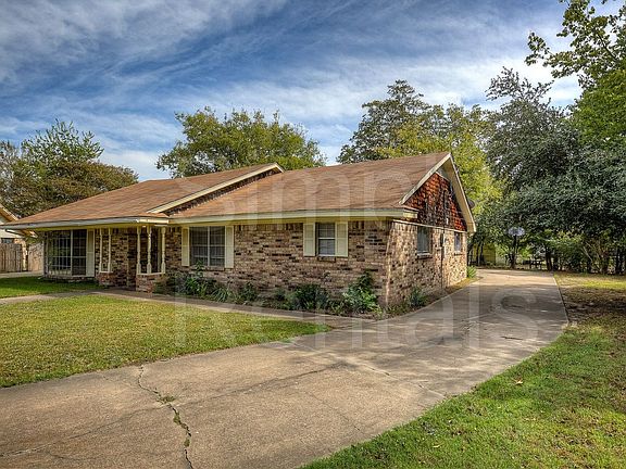 4th image of 6426 Chapman Dr