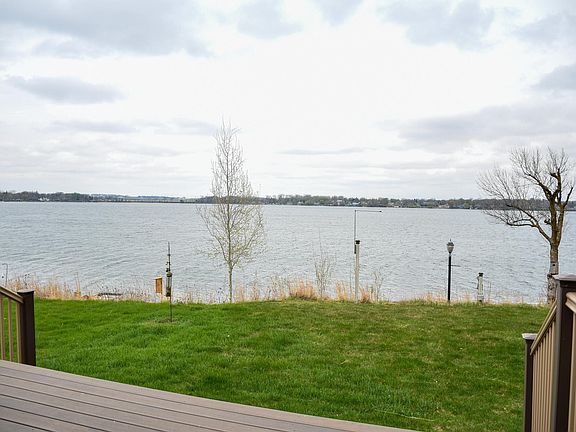 3rd image of 1532 S Shore Dr