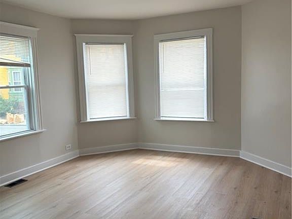 3rd image of 41 Carter St
