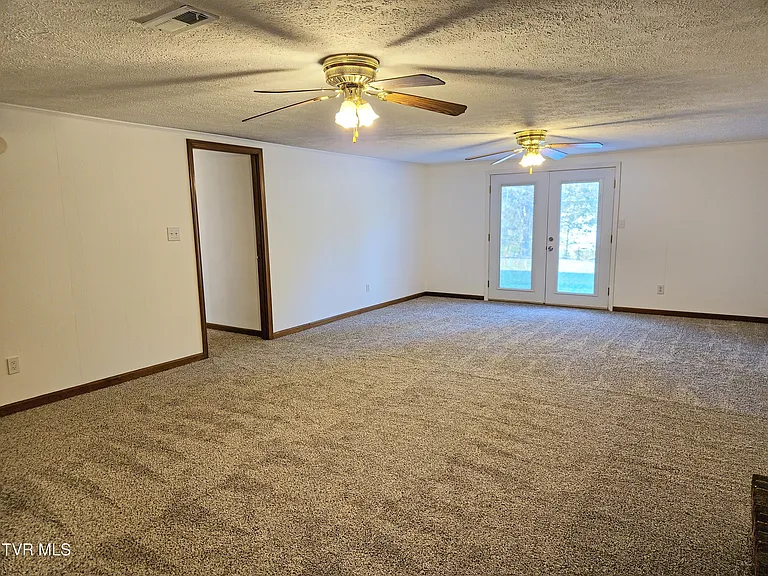 2910 Newbern Dr — Photo 20