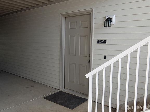 3rd image of 5307 Ravens Crest Dr