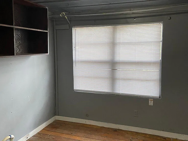 209 S Comanche St — Photo 2
