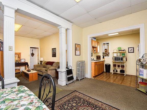 4th image of 520 N Main St