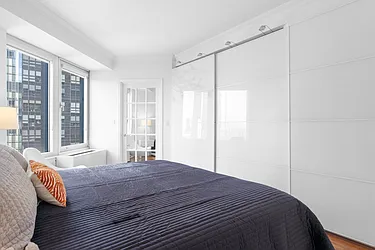 Rented by R New York