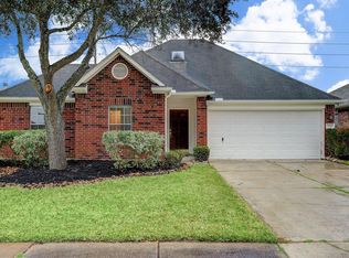 3011 Glenwood Dr, Pearland, TX 77584