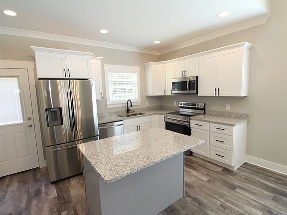 5th image of 196 Eastview Cove Dr SE Lot 1