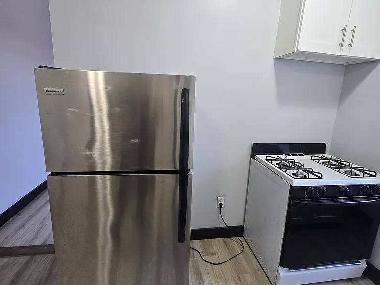 122 Wade St #8 — Photo 6