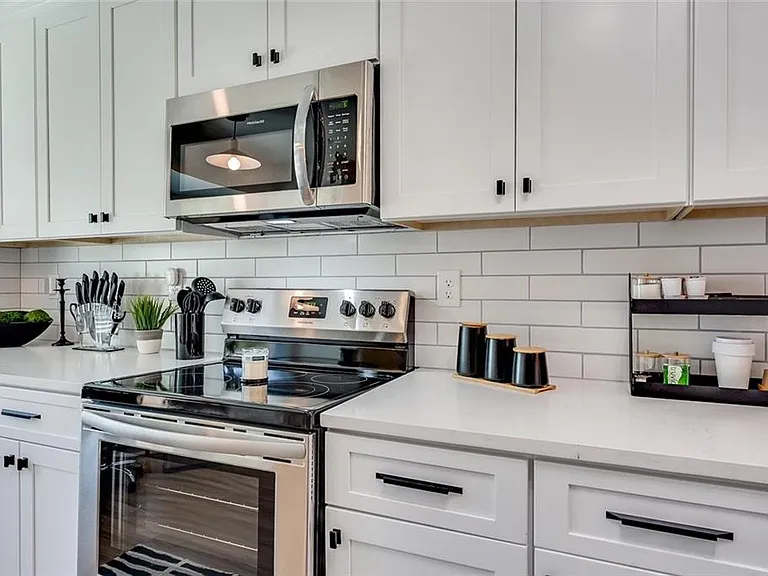 5015 Laurel Springs Way SE — Photo 2