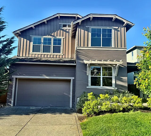 2441 NE Redford St — Photo 2