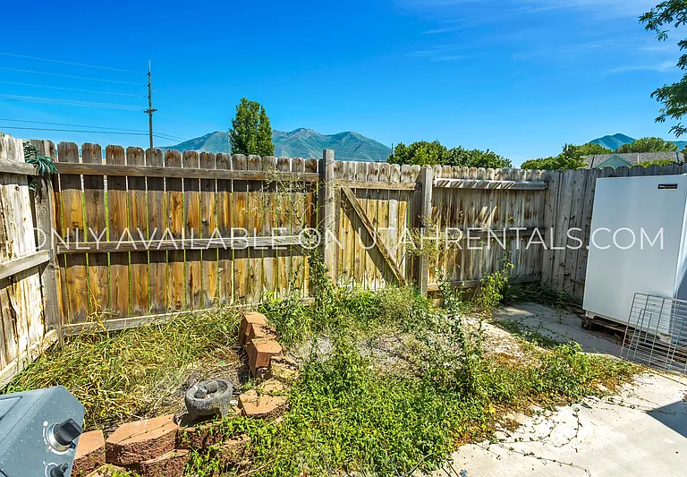 144 N 1120 E — Photo 23