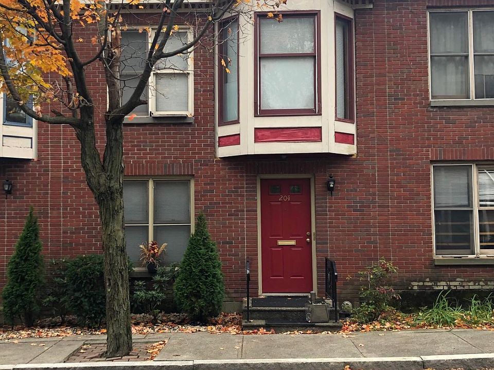 1st image of 204 Jefferson St