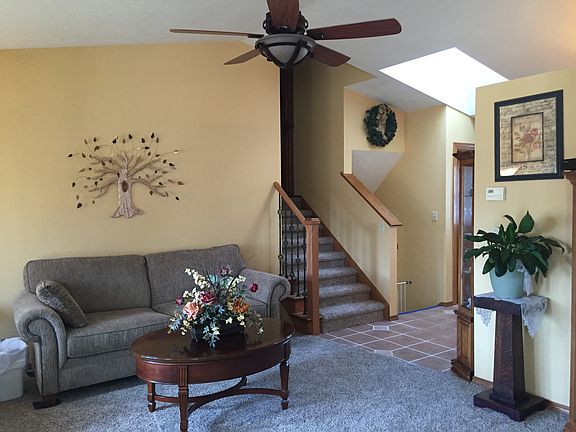 5th image of 2145 W Roselawn Dr