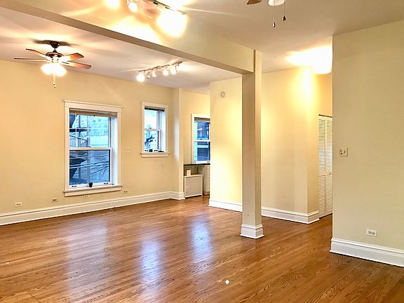2nd image of 522 W Wrightwood Ave APT 2