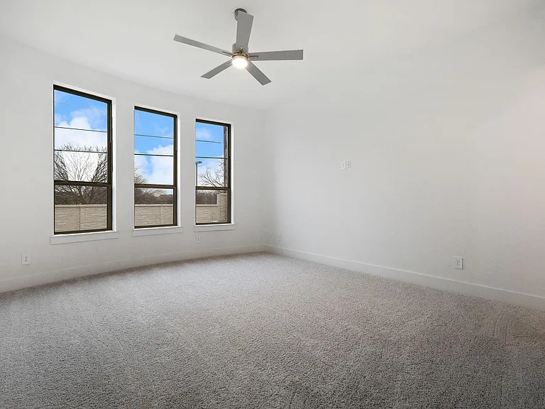8218 Vitex Ave — Photo 19