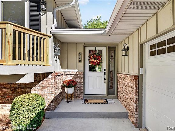 3rd image of 660 Gail Ct