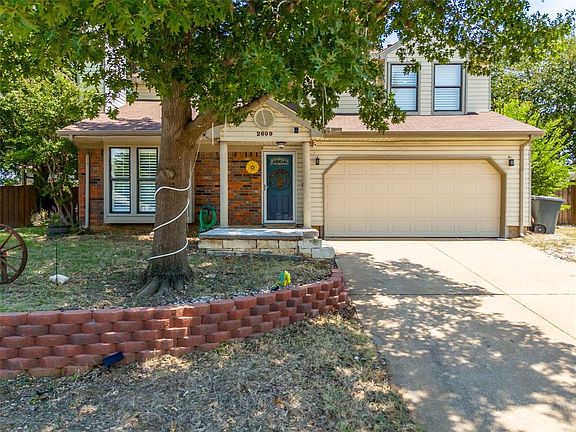 2nd image of 2609 Fountainview Dr