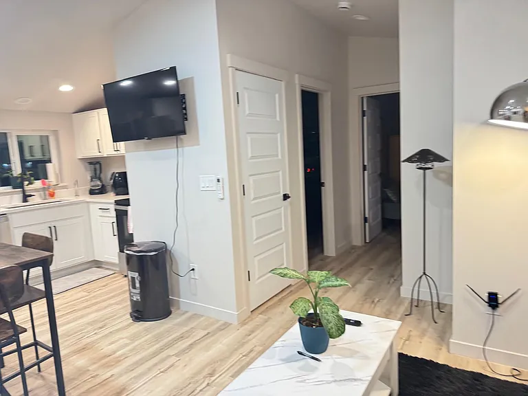 Living area with Smart TV. High-speed Wifi included.