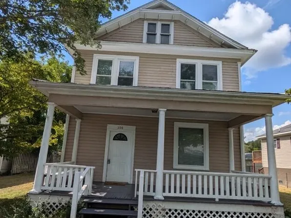32 Patterson St, White Sulphur Springs, WV 24986