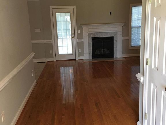 4th image of 1240 Quarterpath Dr