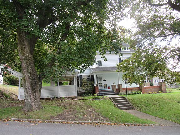 2nd image of 602 Hill St