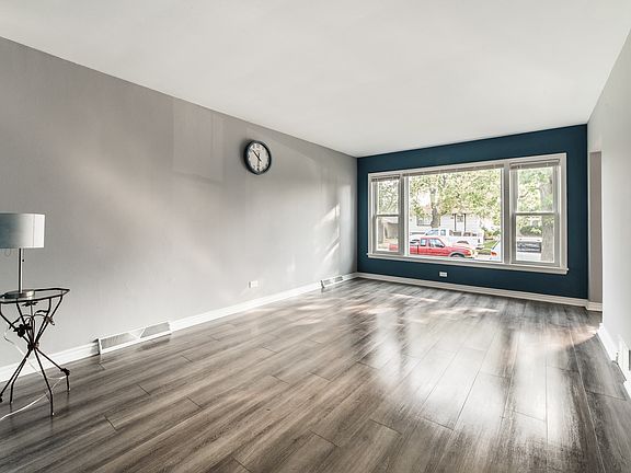 4th image of 544 Mackinaw Ave