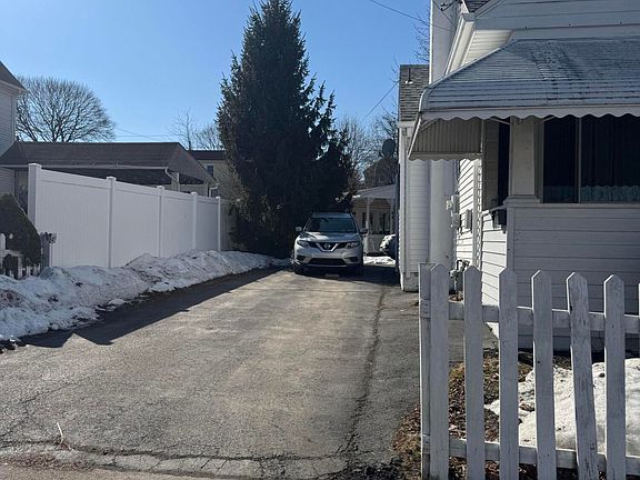 2nd image of 738 Peace St