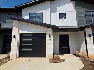 1114 Emilia Ave, Lowell, AR 72745