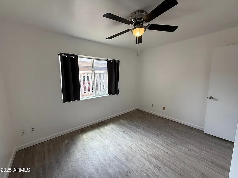 708 E Colgate Dr — Photo 16